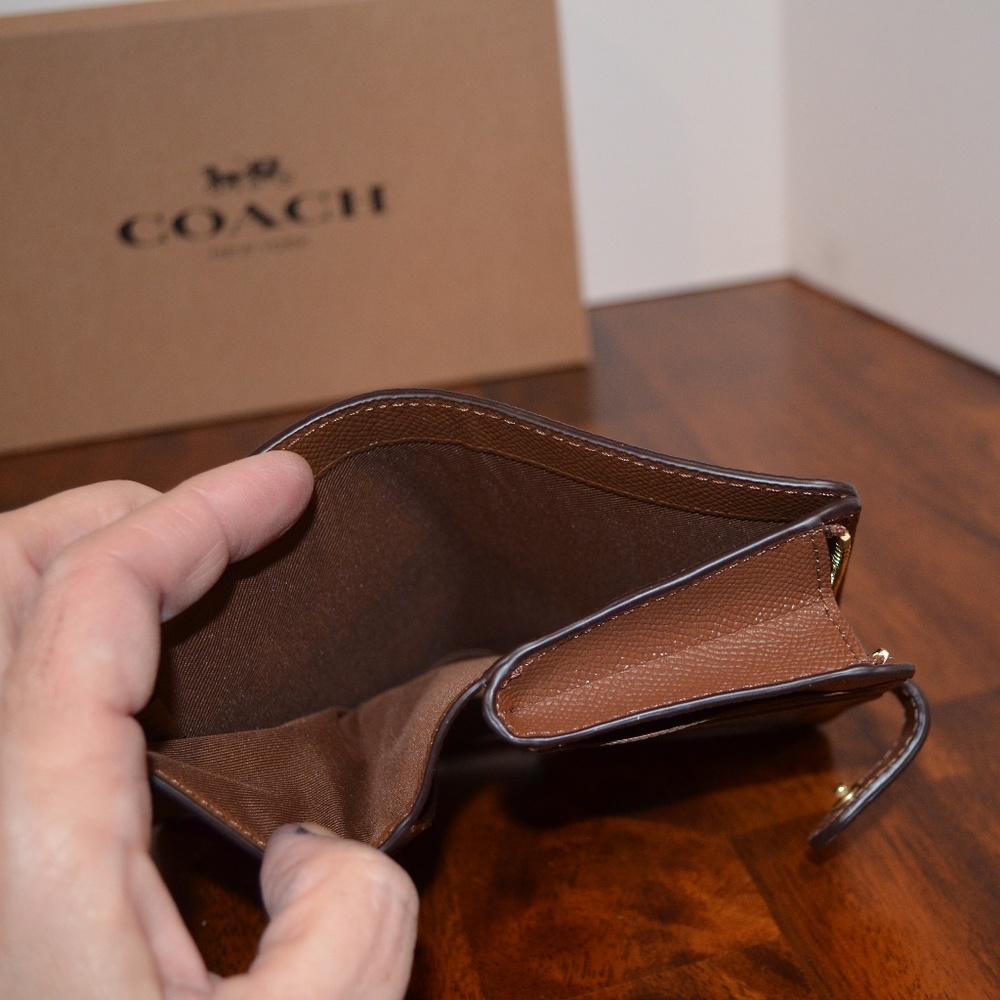 LAST ONE NWT Coach Signature Wallet Brown Leather - Picture 6 of 6